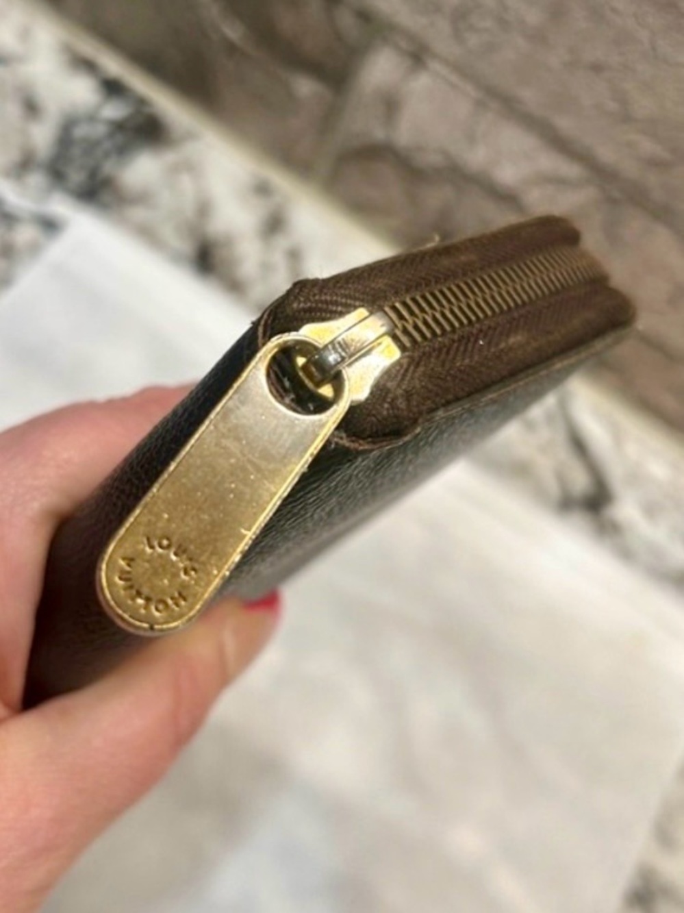 Louis Vuitton Monogram Zippy Wallet - Classic Brown Canvas - GUC - Picture 6 of 15